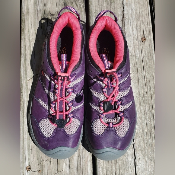 Keen Shoes - Keen Womens Hiking Shoes Size 5